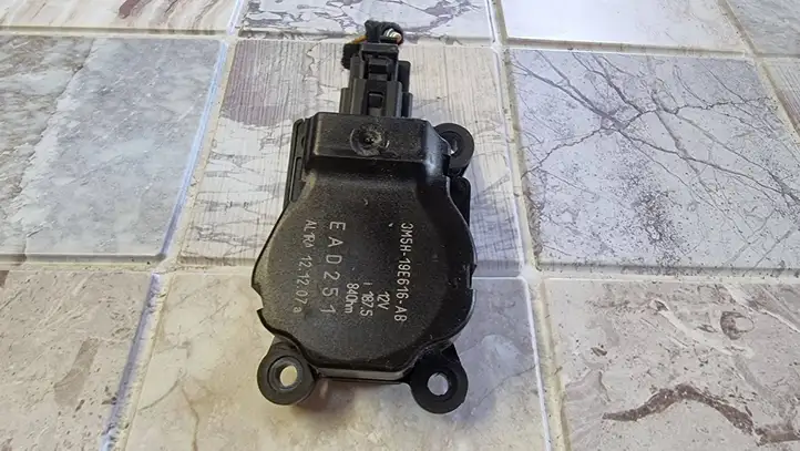 Ford S-MAX (2006 - 2010) 3M5H19E616AB Двигатель задвижки потока воздуха — фото 2