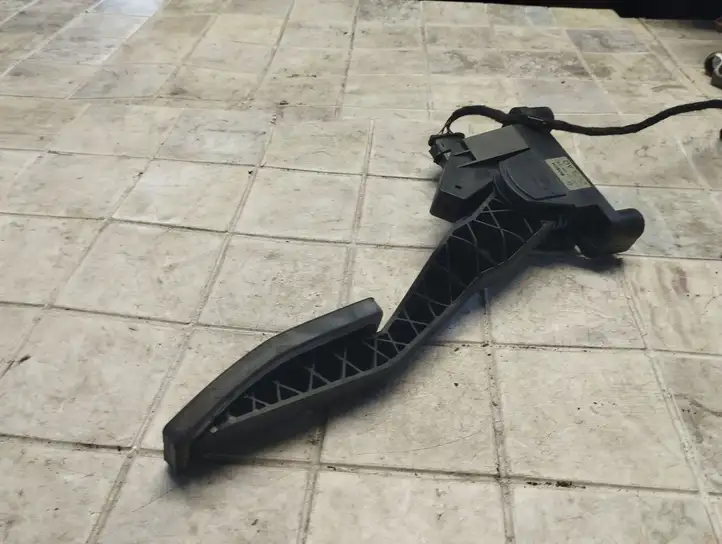 Peugeot 607 (2004 - 2010) 0281002298 Педаль акселератора — фото 6