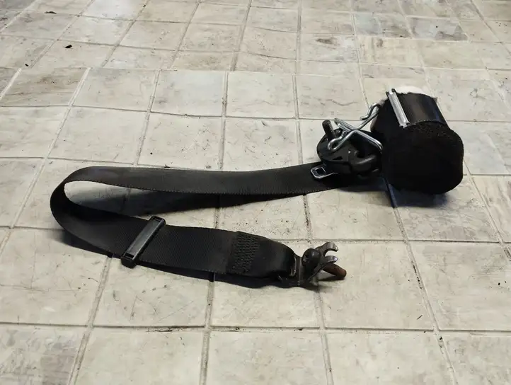 Ford S-MAX (2006 - 2010) 611B69G Задний ремень безопасности — фото 1