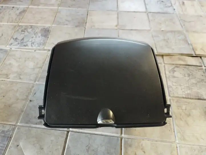 Nissan Note (E11) (2006 - 2014) P10381A2770009 Вещевой ящик — фото 1