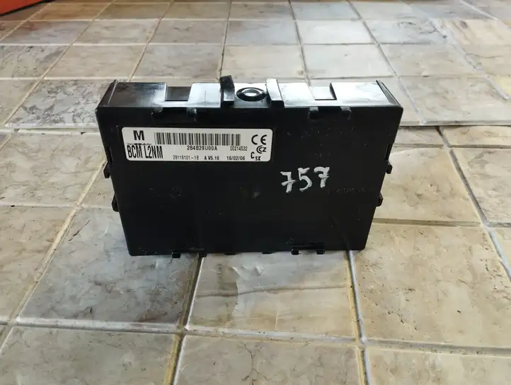 Nissan Note (E11) (2006 - 2014) 284B29U00A Модуль комфорта — фото 3