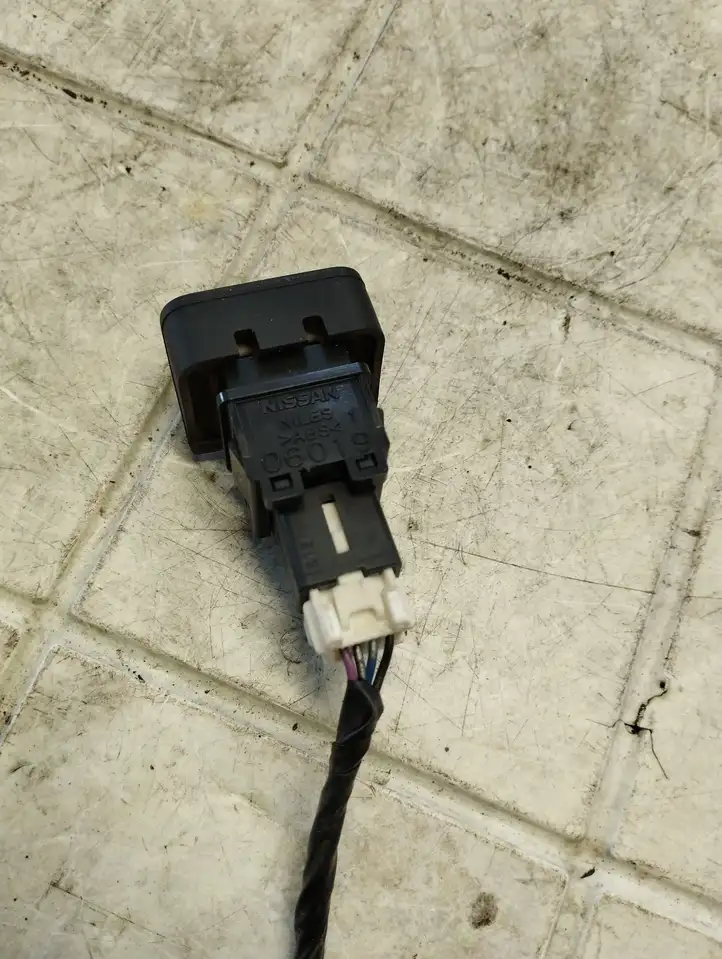 Nissan Note (E11) (2006 - 2014) 06019 Включатель аварийных фонарей — фото 4