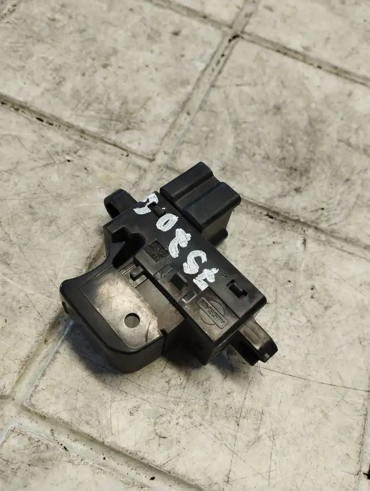 Nissan Note (E11) (2006 - 2014) 25411ED00A Кнопка стеклоподъемников — фото 3