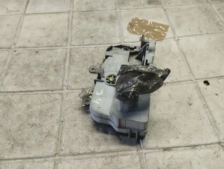 Citroen C5 (2004 - 2008) Замок передней двери — фото 4