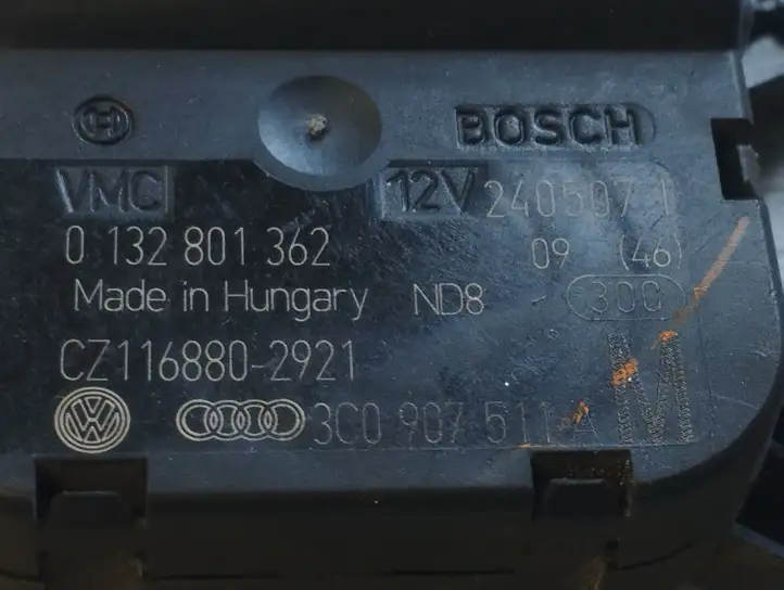 Volkswagen PASSAT B6 (2005 - 2010) 3C0907511A Двигатель задвижки потока воздуха — фото 2