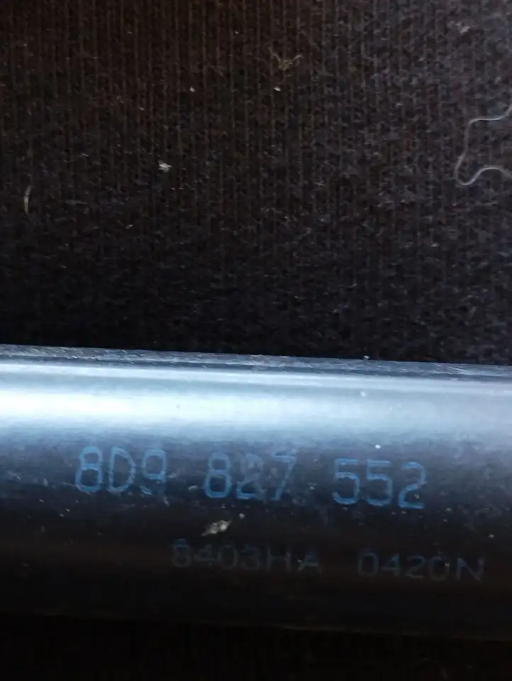 Audi A4 S4 B5 8D (1999 - 2001) 8D9827552 Амортизатор крышки багажника — фото 2
