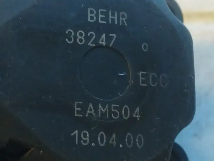 Volvo S80 (1998 - 2004) 38247 Двигатель задвижки потока воздуха — фото 2