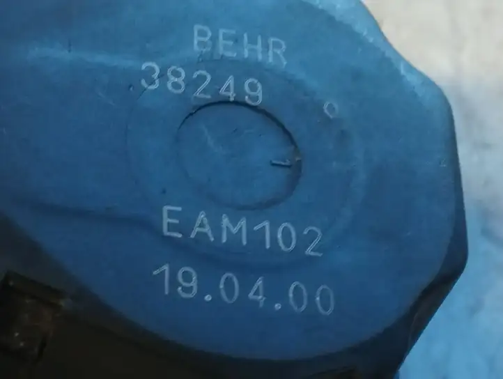 Volvo S80 (1998 - 2004) 38249 Двигатель задвижки потока воздуха — фото 2