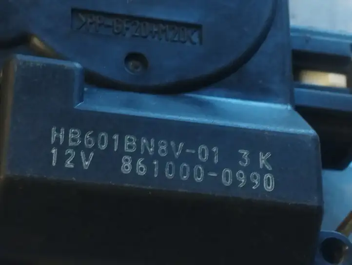 Mazda 3 I (2006 - 2009) HB601BN8V01 Двигатель задвижки потока воздуха — фото 2