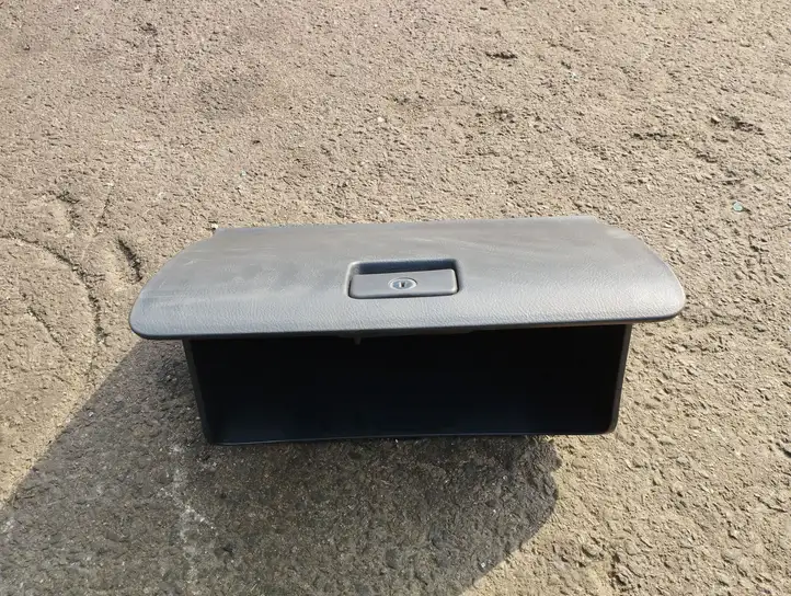Toyota Corolla Verso AR10 (2004 - 2009) 555510F010 Вещевой ящик — фото 5