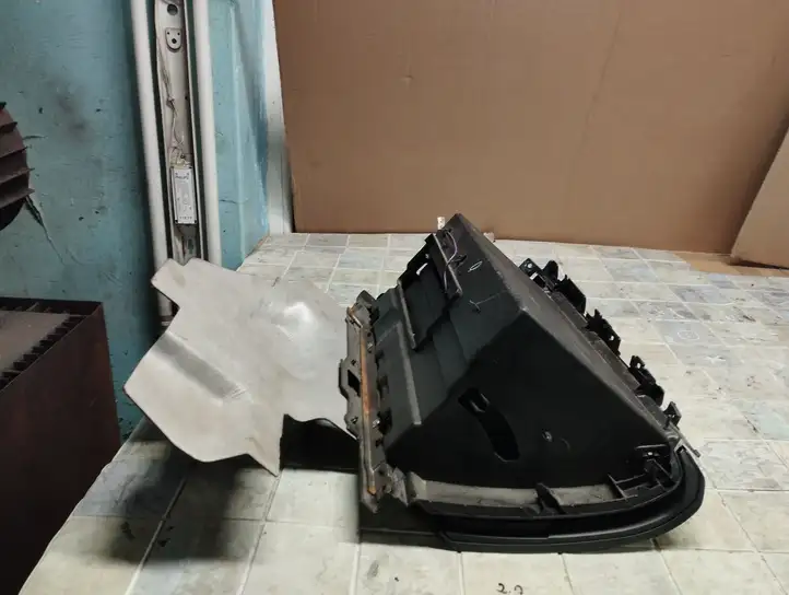 Subaru Outback (2009 - 2014) 66208AJ010 Вещевой ящик — фото 3
