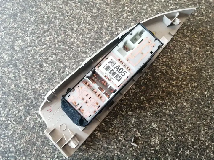 Subaru Outback (2009 - 2014) 94263AJ13A Кнопка стеклоподъемников — фото 4