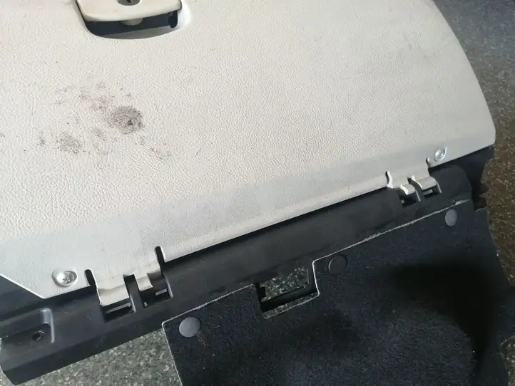 Subaru Outback (2009 - 2014) Вещевой ящик — фото 2