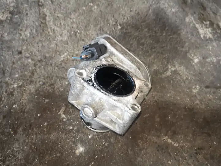 Opel Astra H (2004 - 2009) 8973002310 Дроссельная заслонка — фото 2
