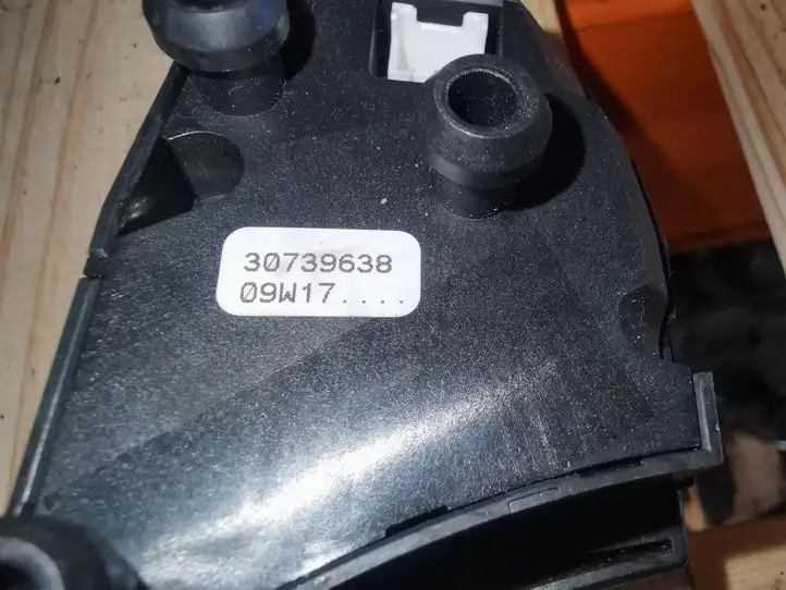 Volvo S40 (2004 - 2007) 30739638 Кнопки на рулевом колесе — фото 3