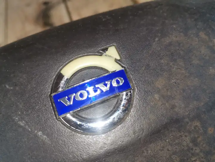 Volvo S40 (2004 - 2007) Подушка безопасности руля — фото 3
