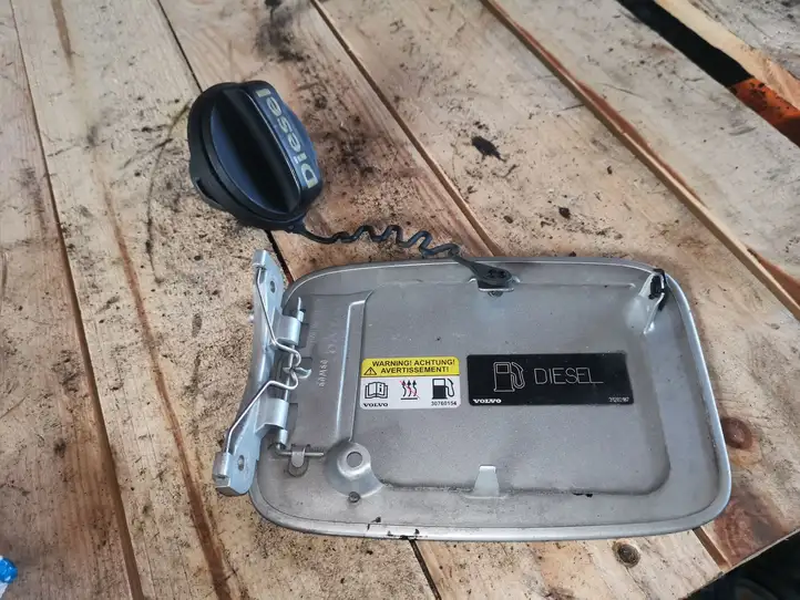Volvo S40 (2004 - 2007) 30760154 Крышка топливного бака — фото 3