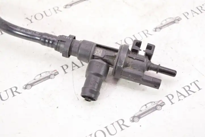 BMW 5 G30 G31 (2016 - )  7643106 Клапан топливного бака