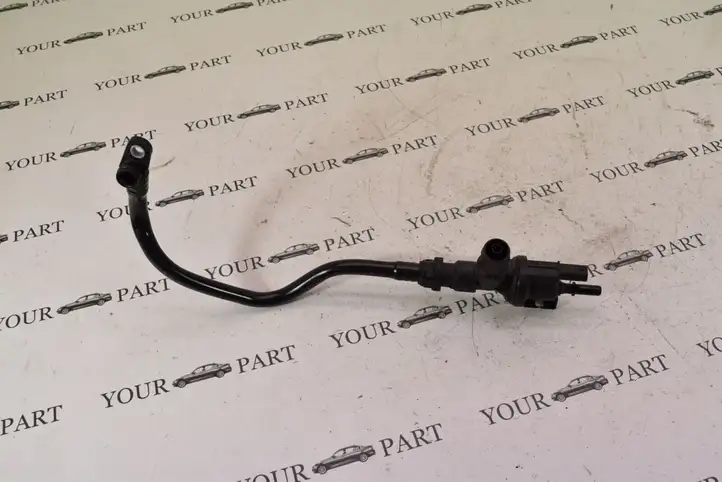 BMW 5 G30 G31 (2016 - )  7643106 Клапан топливного бака