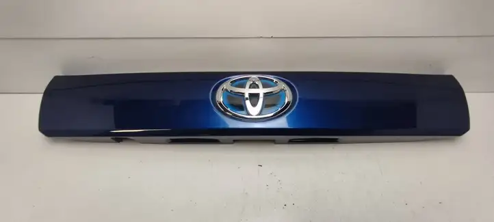 Toyota Prius (XW30) (2009 - 2015) 76811-47090 Подсветка номера — фото 1