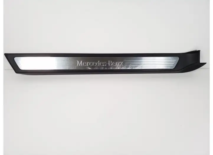Mercedes-Benz E C207 W207 (2009 - 2017) A2076800235 Внутренняя отделка переднего порога — фото 1