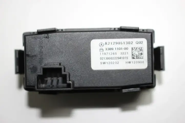 Mercedes-Benz E W212 (2009 - 2016) A2129051302 Другие включатели / ручки/ переключатели — фото 2