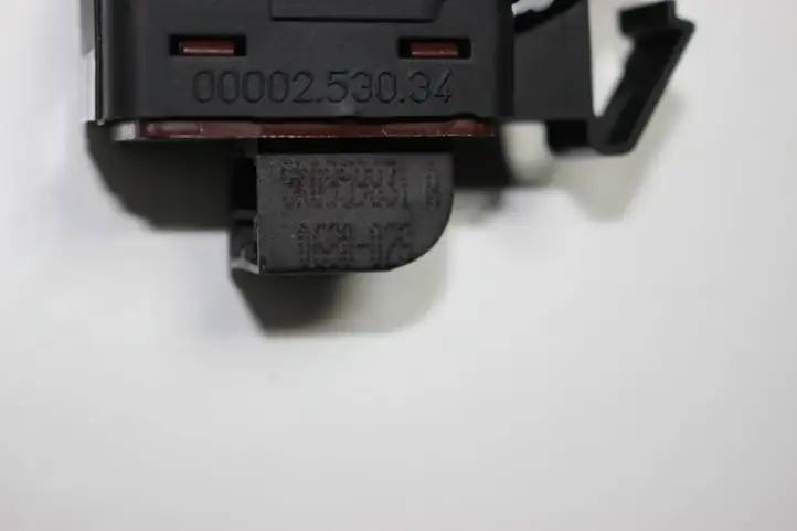 Audi A5 8T 8F (2007 - 2011) 8K0959831A Кнопка закрытия крышки багажника — фото 2