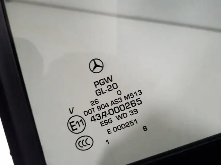 Mercedes-Benz R W251 (2005 - 2013) A2517301755 Форточка двери — фото 2