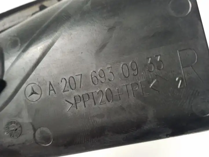Mercedes-Benz E C207 W207 (2009 - 2017) A2076930933 Накладка стоек лобового стекла — фото 3
