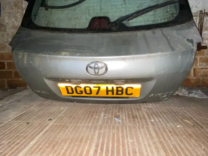 Toyota Avensis T250 (2006 - 2009) Крышка багажника — фото 2