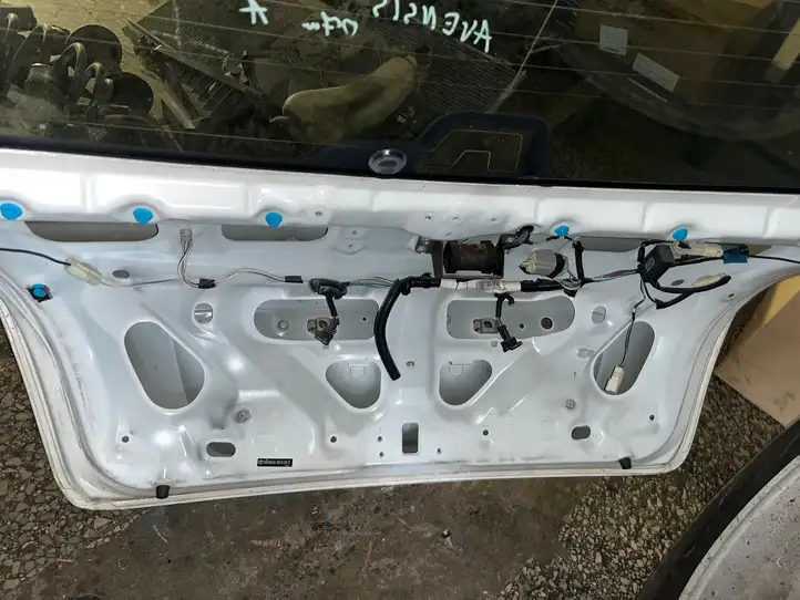 Toyota Avensis T250 (2006 - 2009) Крышка багажника — фото 4