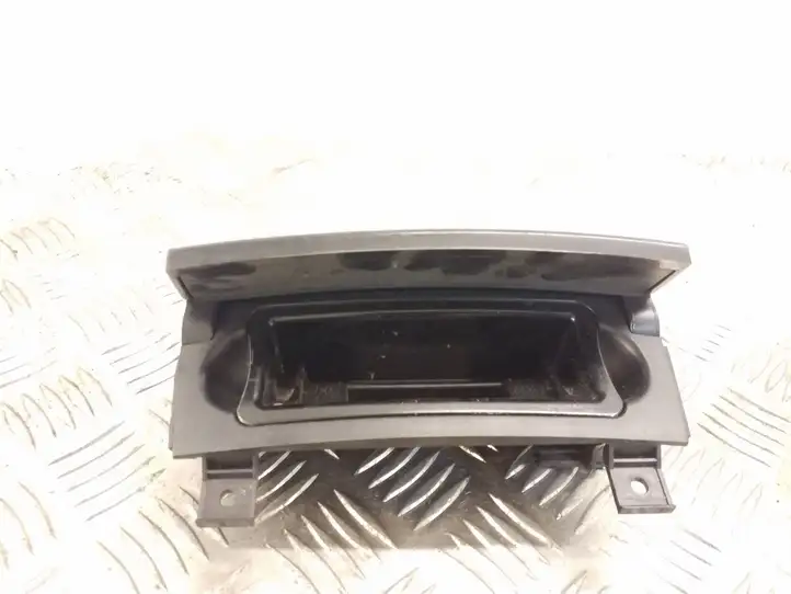 Audi A3/S3 8P (2004 - 2008) 8P0857951 Передняя пепельница — фото 2