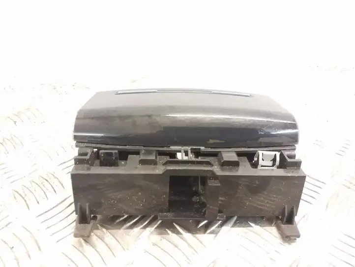 Audi A3/S3 8P (2004 - 2008) 8P0857951 Передняя пепельница — фото 3