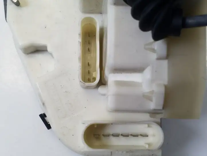 Mercedes-Benz S W221 (2005 - 2013)  A2217307735 Замок задней двери