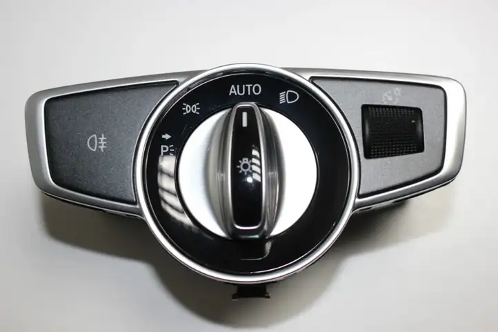Mercedes-Benz C W205 (2014 - 2021) A2059056500 Включатель фонарей — фото 1