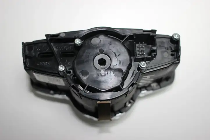 Mercedes-Benz C W205 (2014 - 2021) A2059056500 Включатель фонарей — фото 2
