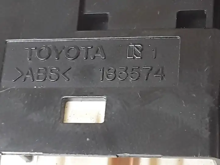 Toyota Corolla E120 E130 (2000 - 2004) 183574 Включатель зеркал — фото 3