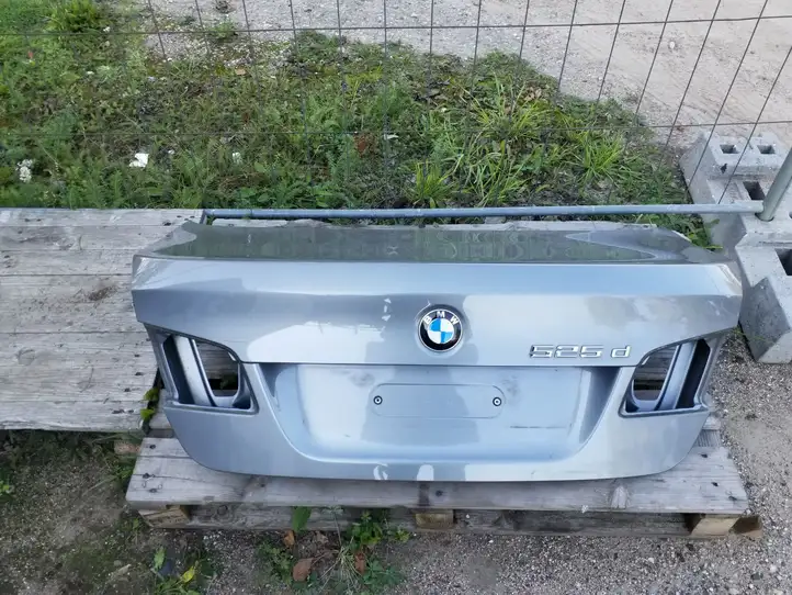 BMW 5 F10 F11 (2009 - 2016) Крышка багажника — фото 1