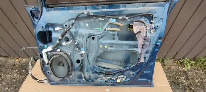 Toyota Prius (XW30) (2009 - 2015) Дверь — фото 5