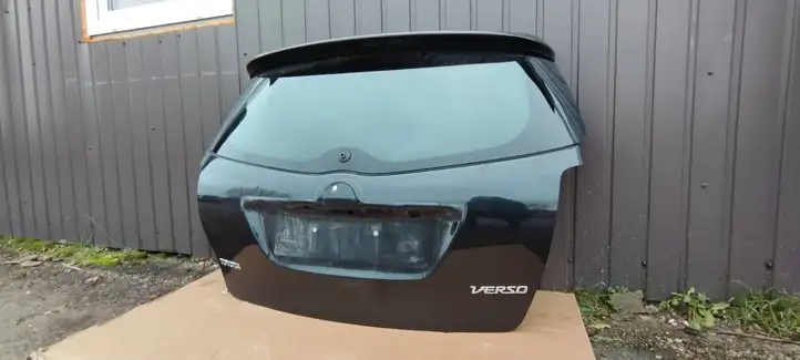 Toyota Verso (2012 - 2015) Крышка багажника — фото 1