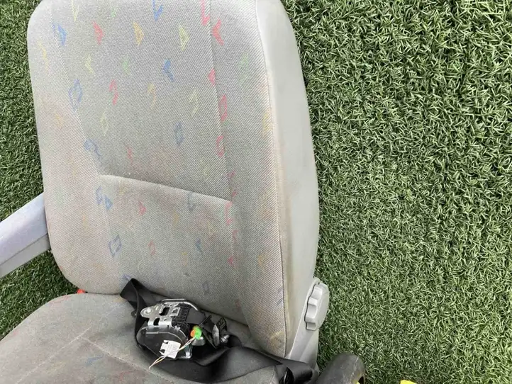 Volkswagen Crafter (2006 - 2016) 2E0881001E Переднее сиденье водителя — фото 10