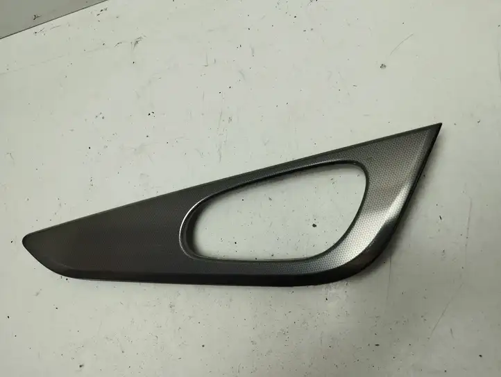 Nissan Qashqai (2017 - 2020) 82683HV51A Прочая отделка задней двери — фото 3