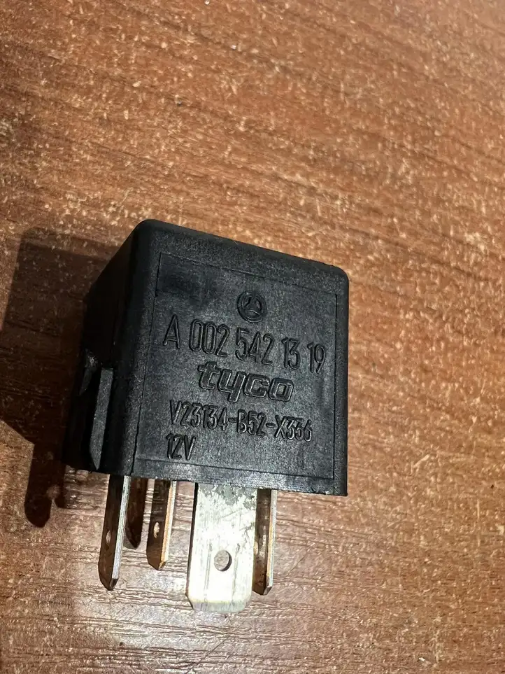 Mercedes-Benz A W168 (1997 - 2004) A0025421319 Реле аварийных фонарей — фото 3