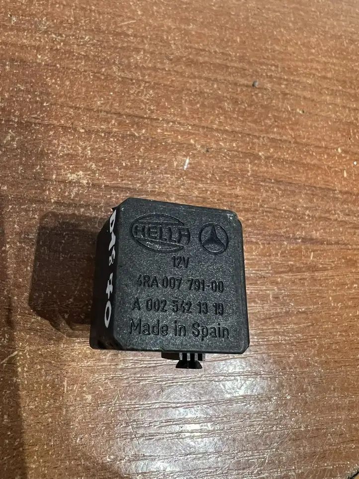 Mercedes-Benz A W168 (1997 - 2004) A0025421319 Реле аварийных фонарей — фото 3
