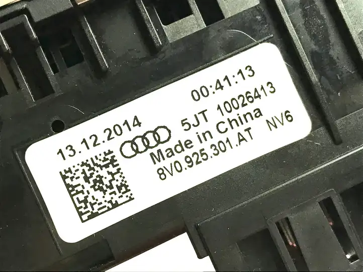 Audi A3/S3 8V (2012 - 2016) 8V0925301AT Блок кнопок на панели — фото 3