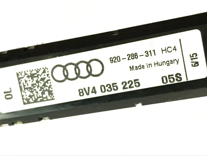 Audi A3/S3 8V (2012 - 2016) 8V4035225 Усилитель антенны — фото 3