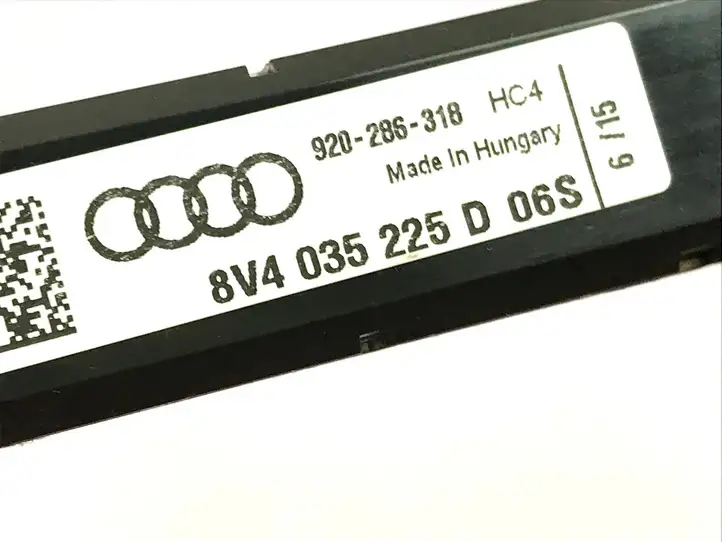 Audi A3/S3 8V (2012 - 2016) 8V4035225D Усилитель антенны — фото 2