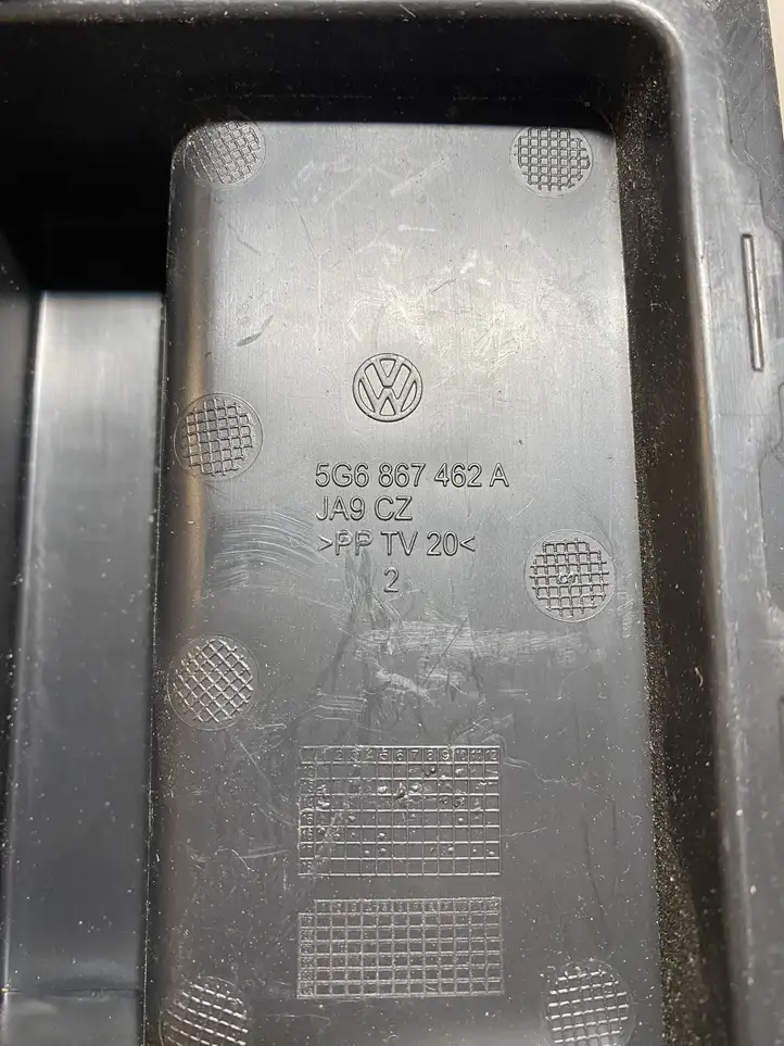 Volkswagen Golf VII (2013 - 2019) 5G6867462A Задняя боковая обшивка салона — фото 3
