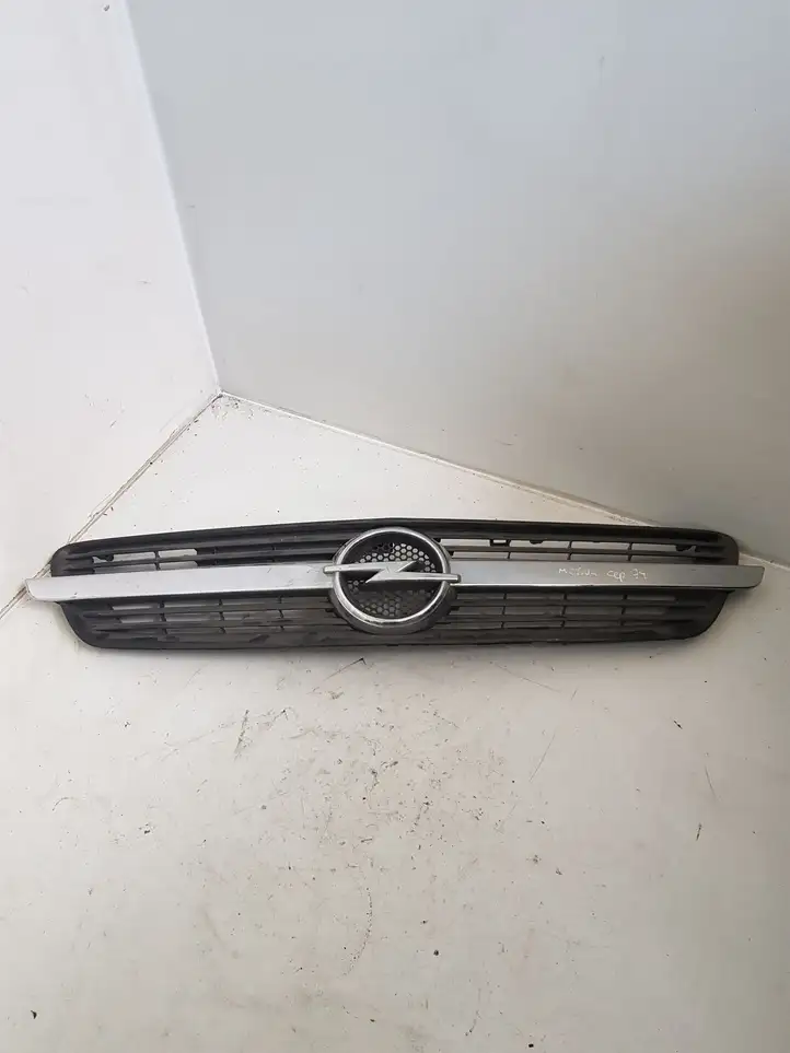 Opel Meriva A (2002 - 2006) 13117843 Верхняя решетка радиатора — фото 1