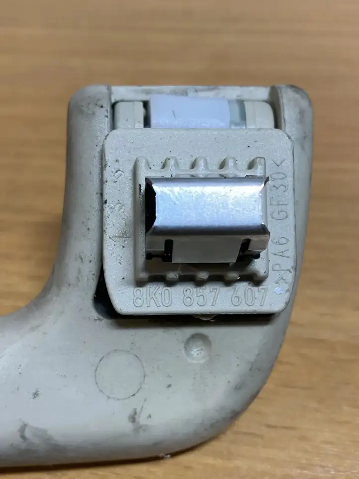 Audi A5 (2007 - 2011)  8K0857607 Передняя ручка